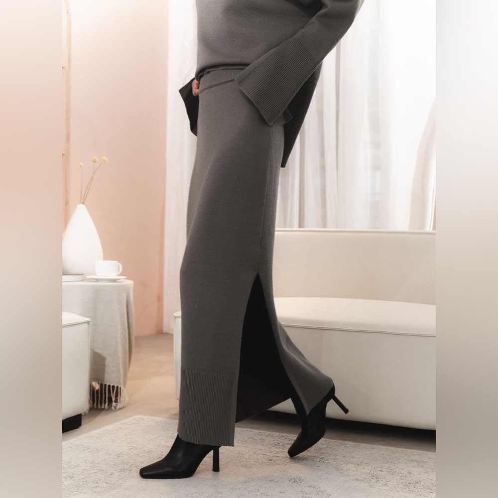 Jersey maxi skirt with ribbed details